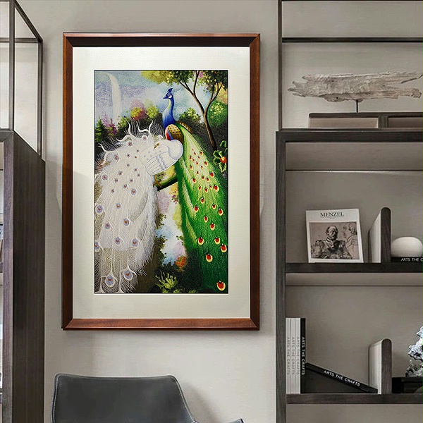 手工刺绣孔雀装饰画
