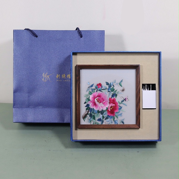 手工刺绣小夜灯