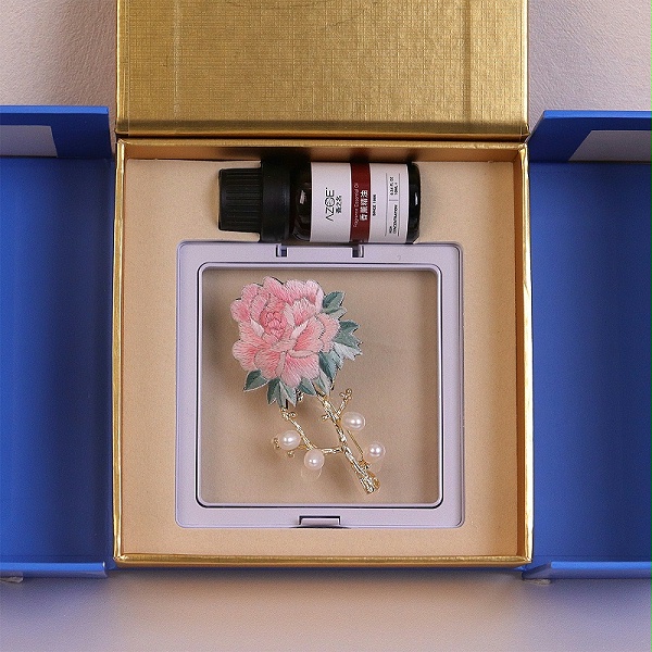 手工刺绣胸针礼盒