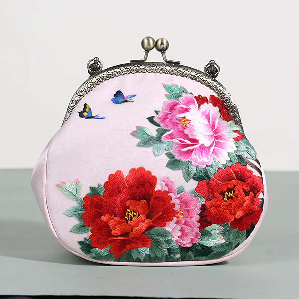 手工刺绣牡丹包包