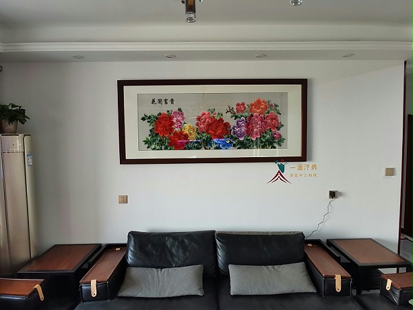客厅沙发背景墙装饰画 刺绣牡丹图（客户安装实景拍摄）