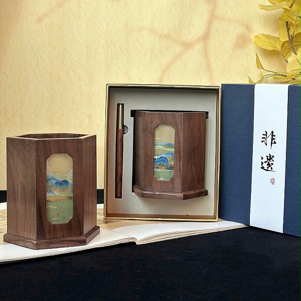 一涵汴绣送老师礼物推荐：千里江山刺绣笔筒