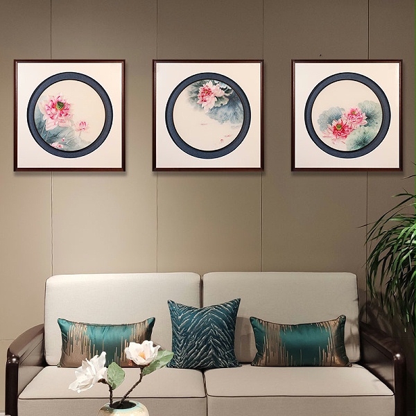 客厅装饰画——手工刺绣荷花图《和和美美》